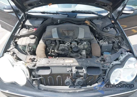 2007 Mercedes-Benz C 350 Luxury 4Matic z USA, uszkodzony, nr VIN WDBRF87HX7F889041